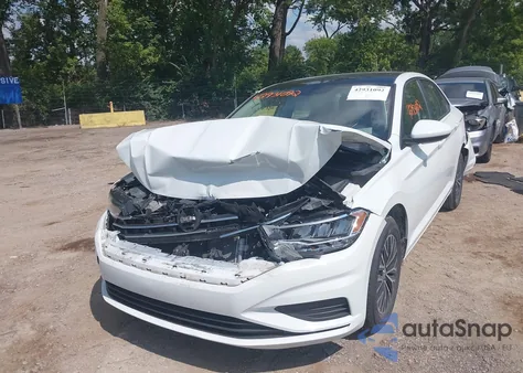 2019 Volkswagen Jetta 1.4T R-Line/1.4T S/1.4T Se из США, поврежденный, VIN 3VWCB7BU4KM275996